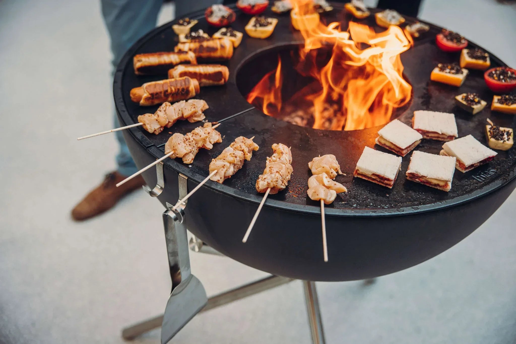 Brasero barbecue plancha en cuisson au feu