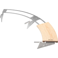 Pelle à pizza en acier inoxydable et bois avec manche en bois courbé, marquée ’vitalia’ en noir sur le bois.