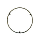 Anneau métallique circulaire noir avec trois petites languettes espacées uniformément le long de son périmètre.