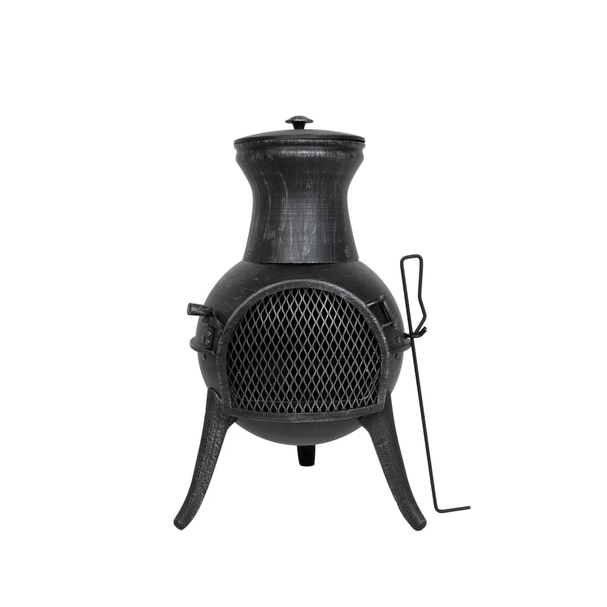 Chiminea en fer forgé noir avec un treillis avant à motif diamant et des pieds trépied.