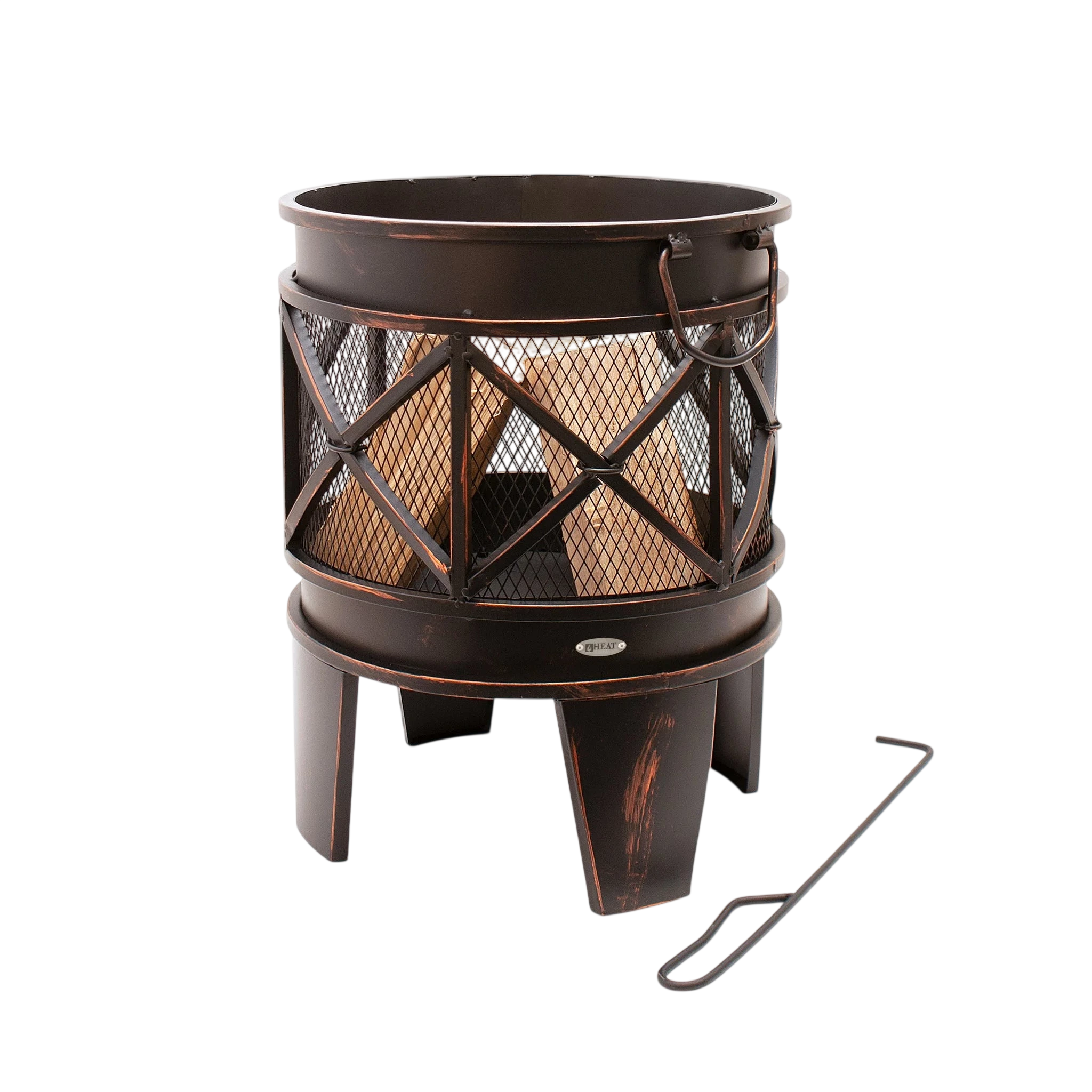 Foyer de feu en métal brun foncé avec un écran en maille et un support, orné d’un motif décoratif en treillis.