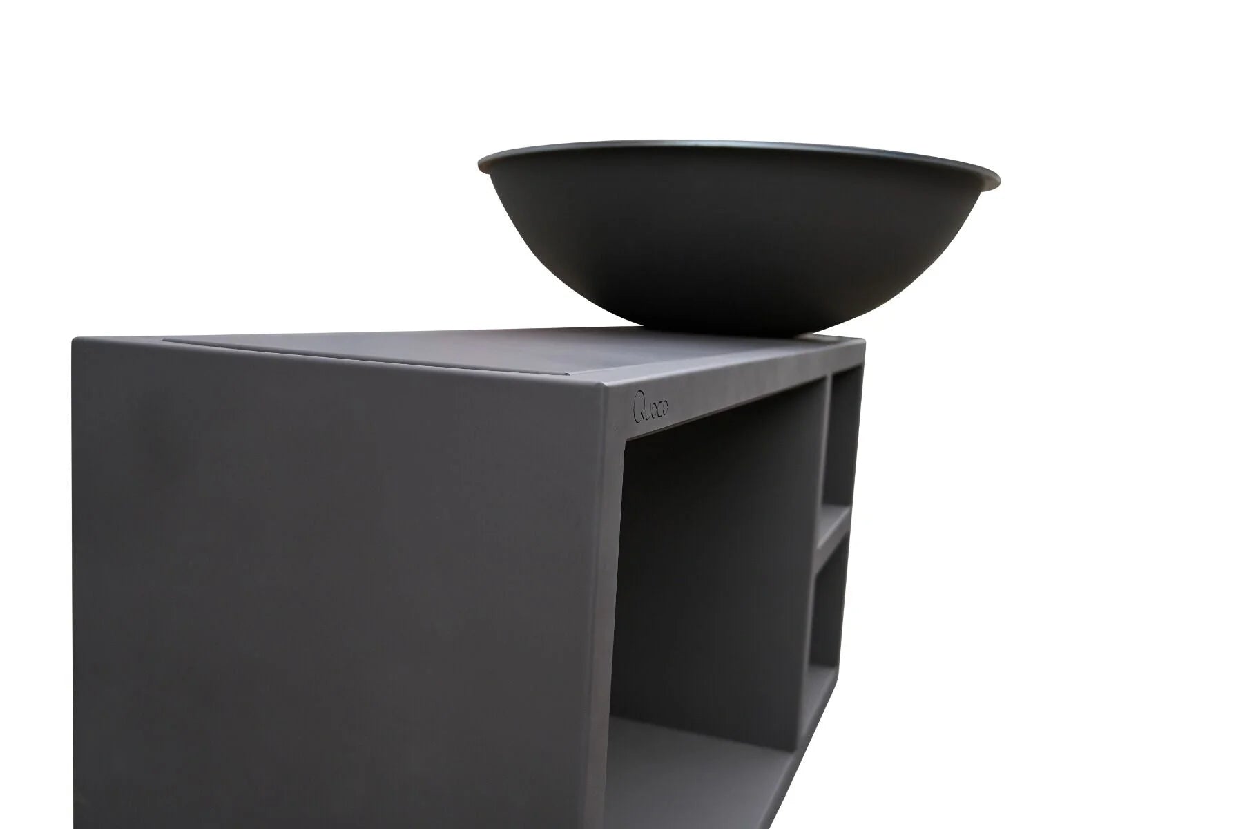 Évier en bol noir mat monté sur un meuble-lavabo gris moderne