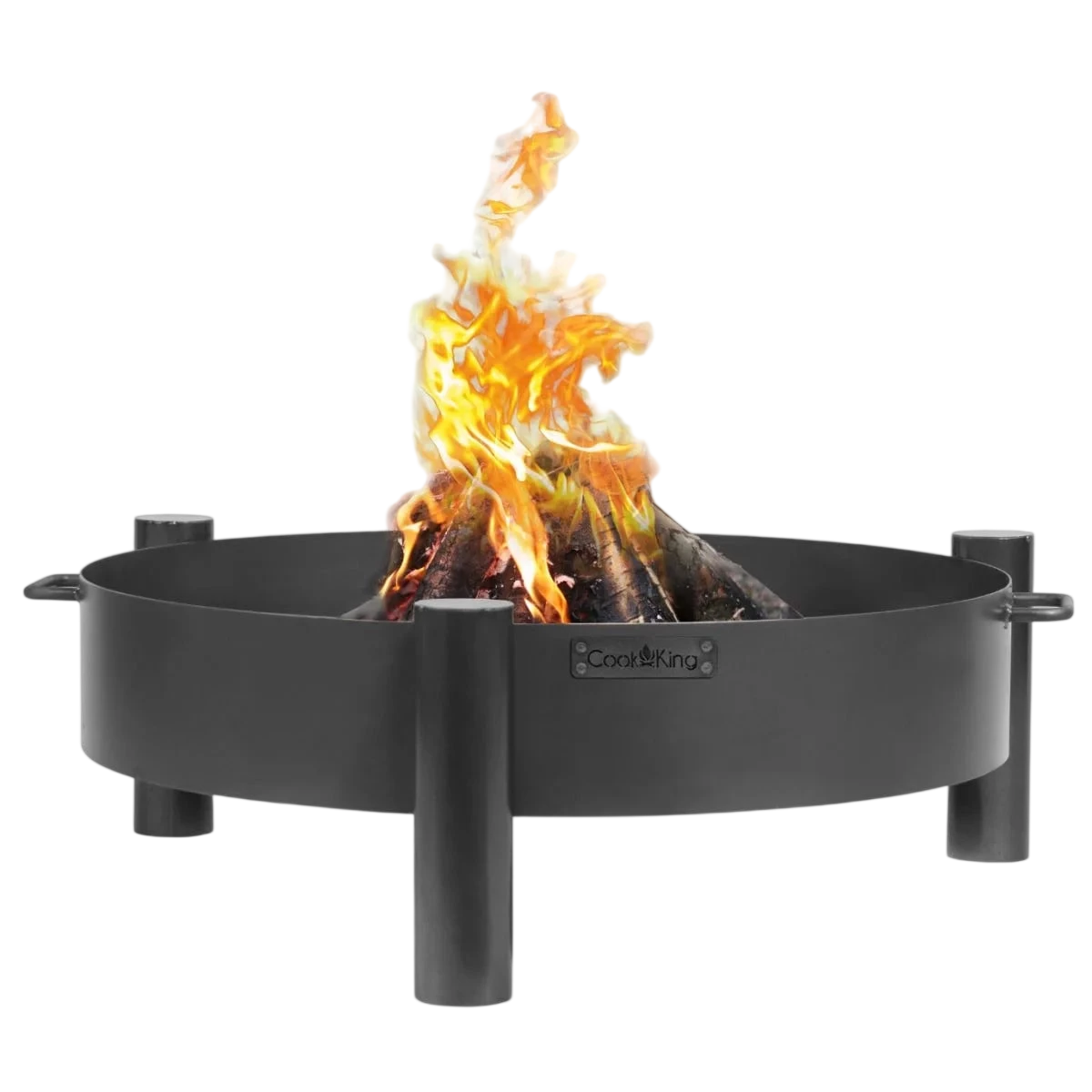 Fosse de feu noire avec des flammes