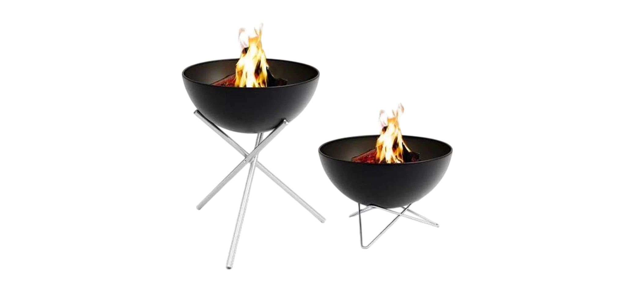 Foyer de feu noir avec des pieds en acier inoxydable et un design moderne, adapté à un usage extérieur.