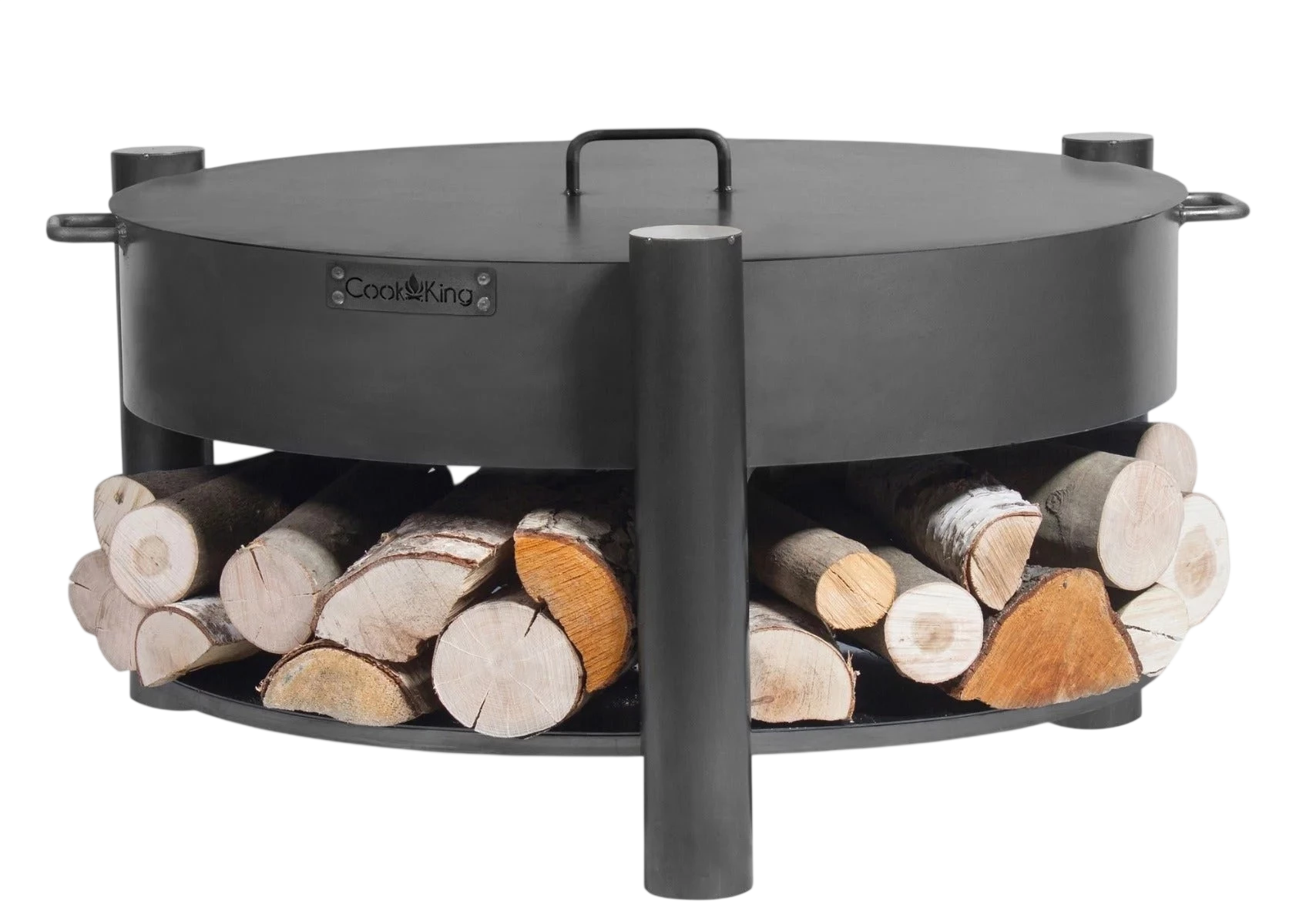 Foyer de feu noir avec des bûches de bois à l’intérieur, conçu pour un usage extérieur.