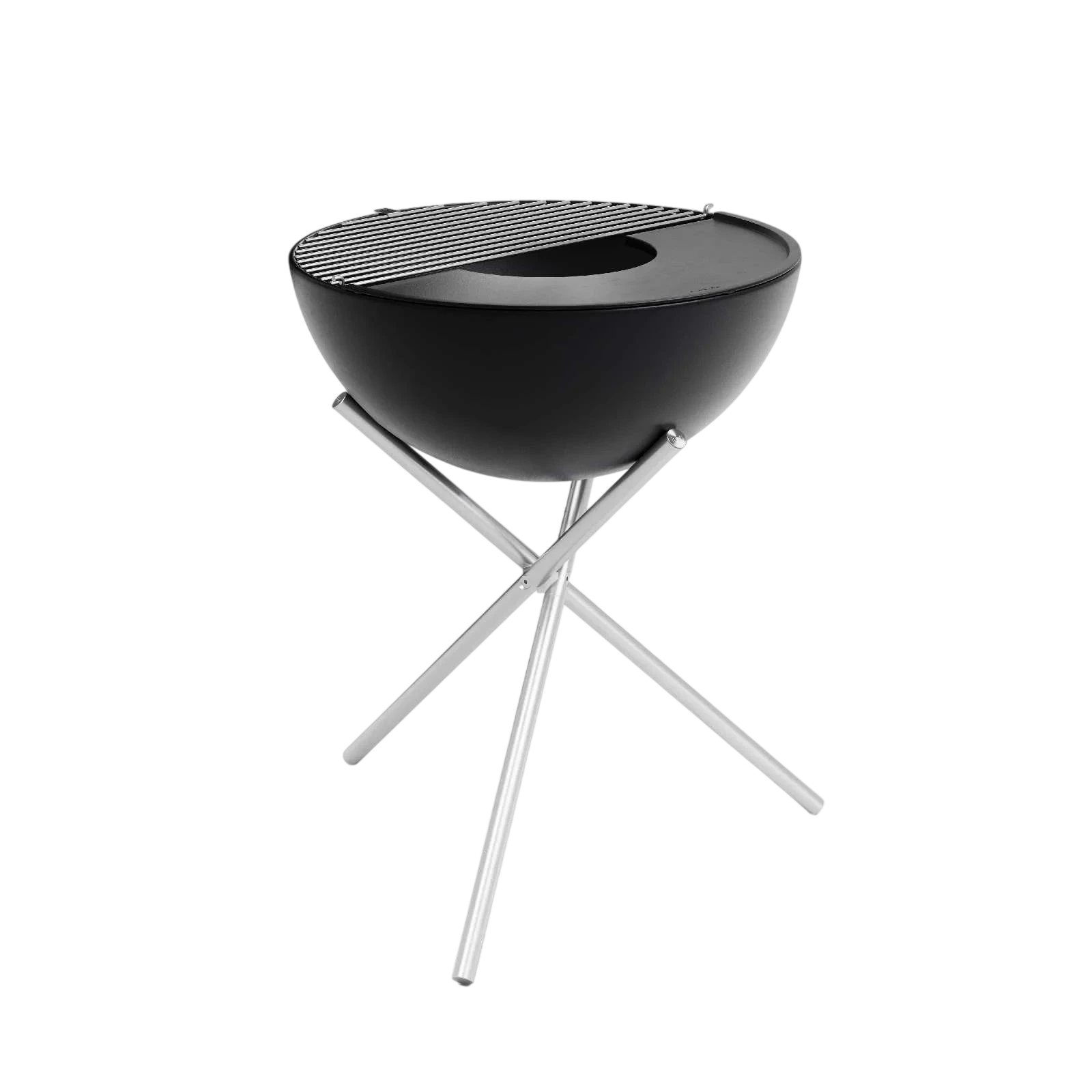 Barbecue grill moderne noir et argent avec un design en forme de bol.