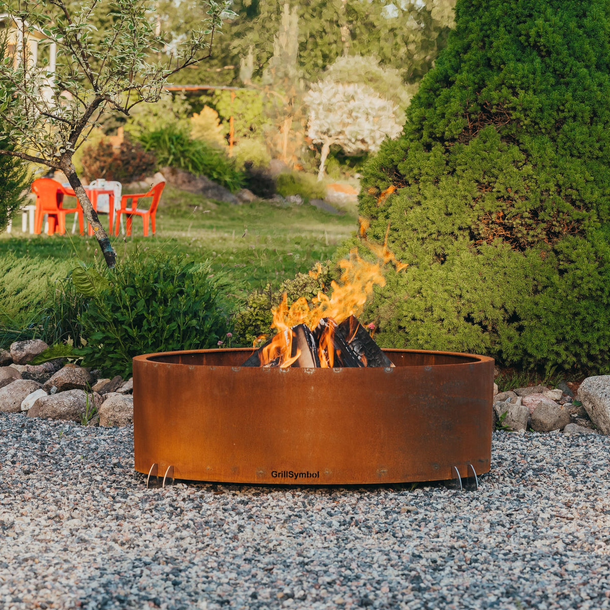Brasero rond Corten Ø88 cm — Elias — en situation