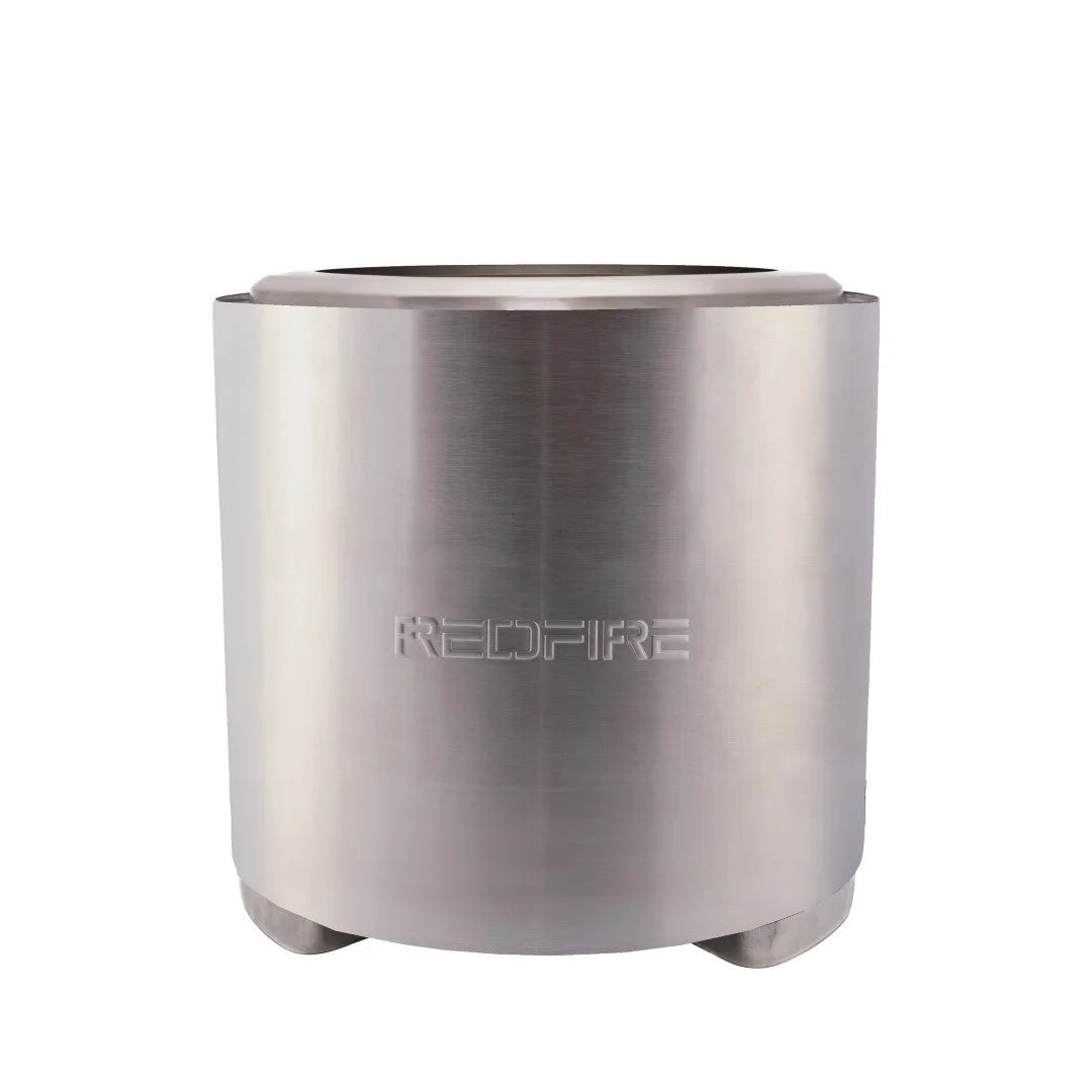 Foyer d’extérieur cylindrique en acier inoxydable avec une finition brossée élégante et le nom de marque « redfire » gravé sur le côté.
