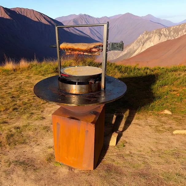 Brasero plancha acier Corten Ø100cm avec tourne-broche rotatif