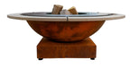 Bol en acier de couleur cuivre rouillé avec un dessus en bois clair et une base assortie.