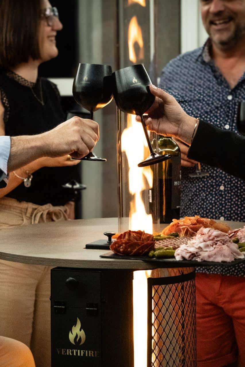 Chauffage à pellets Vertifire 220 Premium avec table et accessoires