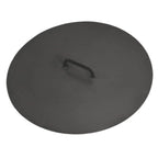 Couvercle métallique rond gris anthracite avec poignée incurvée.