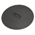 Couvercle métallique rond gris anthracite avec poignée incurvée.