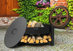 Rangement à bûches en métal noir avec design courbé et couvercle, contenant des bûches empilées soigneusement.
