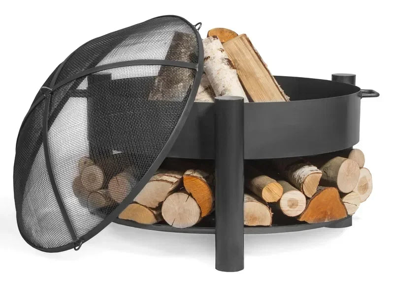 Porte-bûches noir avec couvercle en maille et poignée, conçu pour un usage extérieur.