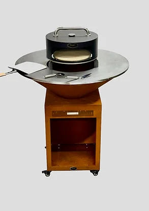 Four à pizza pour brasero acier double cloche 45 cm en pierre noire sur chariot bois