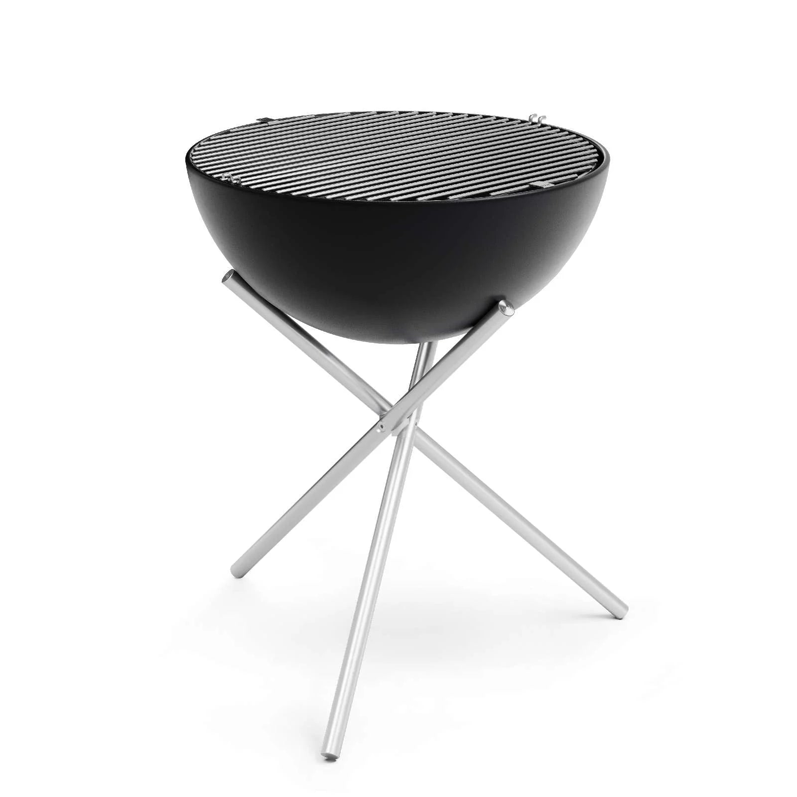 Barbecue au charbon rond noir avec trépied en argent, marque Weber.