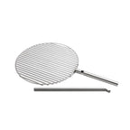 Gril barbecue en acier inoxydable avec manche long et design de grille ronde, couleur argent.