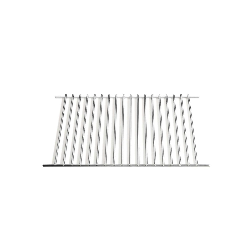 Grille en acier inoxydable avec barres horizontales et bords arrondis, adaptée à la cuisson en extérieur.