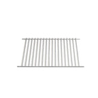 Grille en acier inoxydable avec barres horizontales et bords arrondis, adaptée à la cuisson en extérieur.