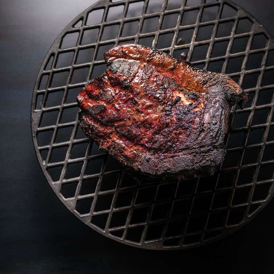 Grille en fonte pour kamado 16 pouces – Yakiniku — mise en situation, vue 3