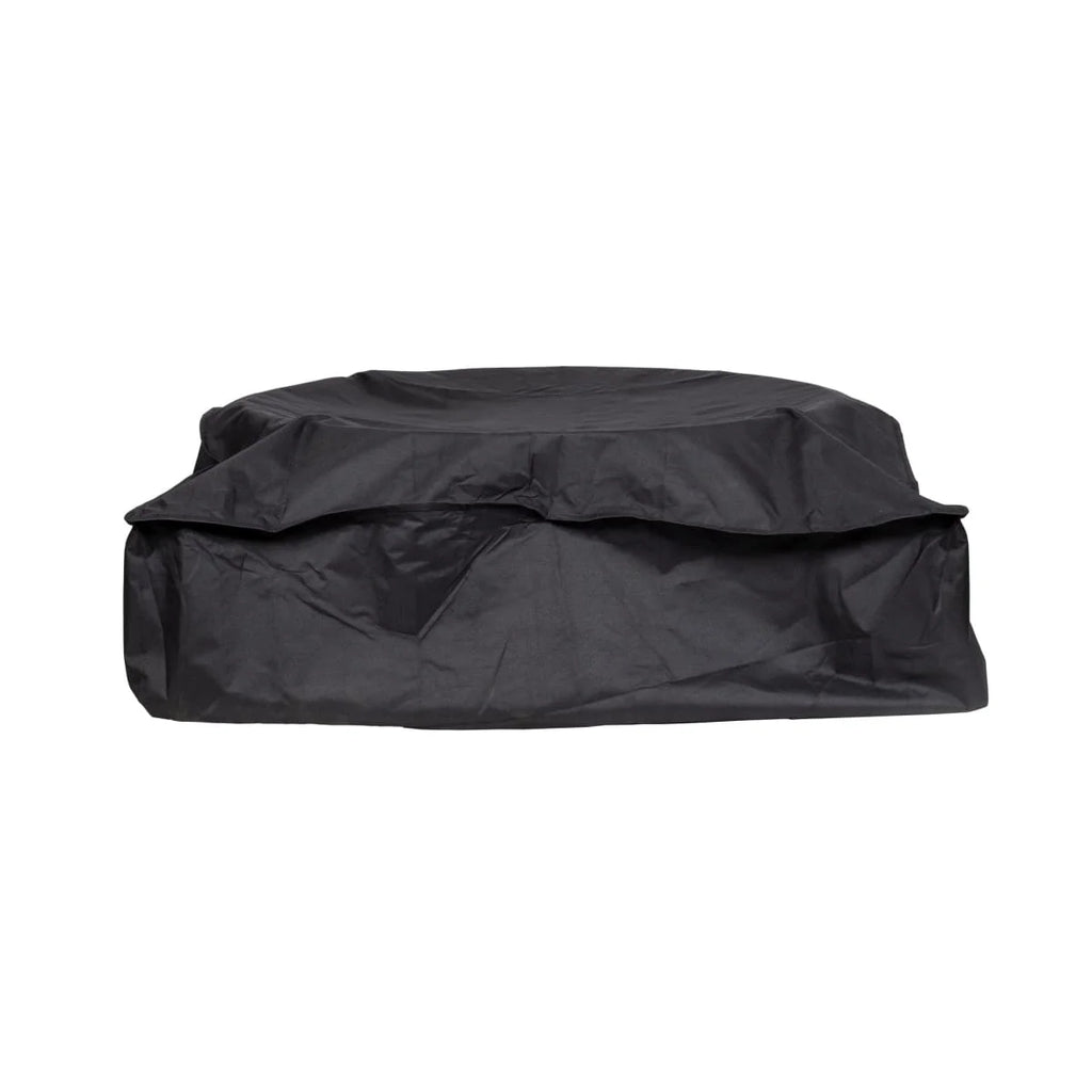 Housse de voiture en tissu imperméable noir avec une apparence légèrement froissée et drapée.