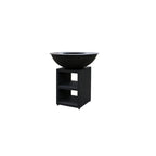 Foyer de feu extérieur noir et moderne avec un design de bol élégant et un support minimaliste.