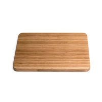 Planche à découper en bambou avec veinage et bords en bois naturel.
