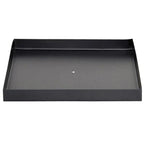 Plateau rectangulaire noir avec un petit trou unique au centre, probablement fabriqué en plastique ou en métal.
