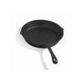 Poêle en fonte avec manche et bord noirs, conçue pour la cuisson.