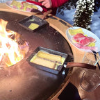 Poêlons à raclette set x2 carrés antiadhésifs sur brasero en fonte noire