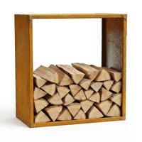 Boîte de rangement à bois en bois avec finition naturelle et quincaillerie en métal.