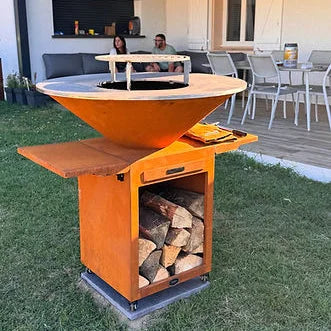 Tablette amovible acier Corten orange pour brasero avec rangement bois