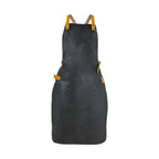 Tablier en cuir noir avec accents jaunes et sangles réglables.