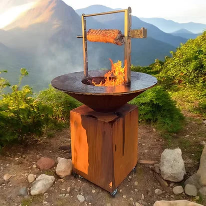 Tournebroche brasero inox avec jambon rôti sur broche en bois