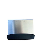 Ustensiles plancha brasero inox: grattoir inox argent avec grip caoutchouc noir